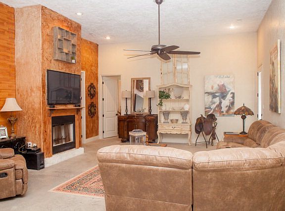 5th image of 1310 E County Road 127