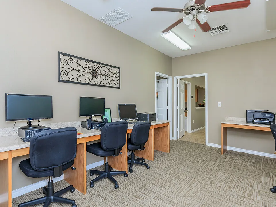Business Center at Southwest Pines _ Prime Office Space in Tyler, TX