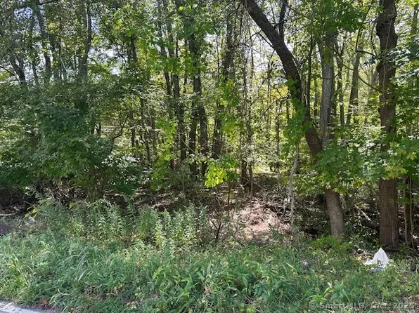 87 Fort Shantok Road, Montville, CT 06382