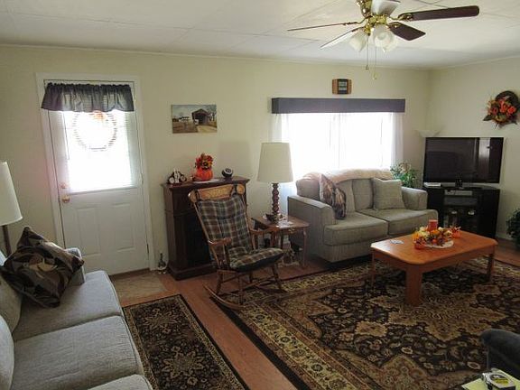 3rd image of 217 Coxs Trailer Park Rd