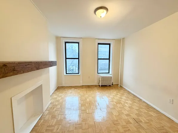 320 East 59th Street image 2 of 13