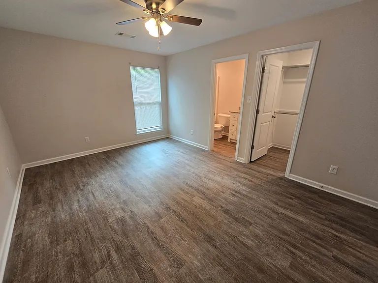 1221 Cherry Ln — Photo 4