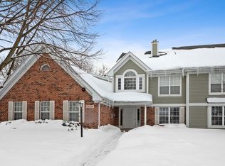 5S530 Paxton Dr #1B, Naperville, IL 60563