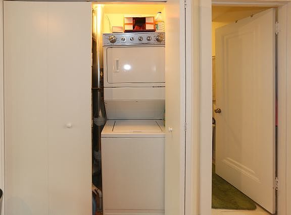 2nd image of 3717 N Leavitt St #01