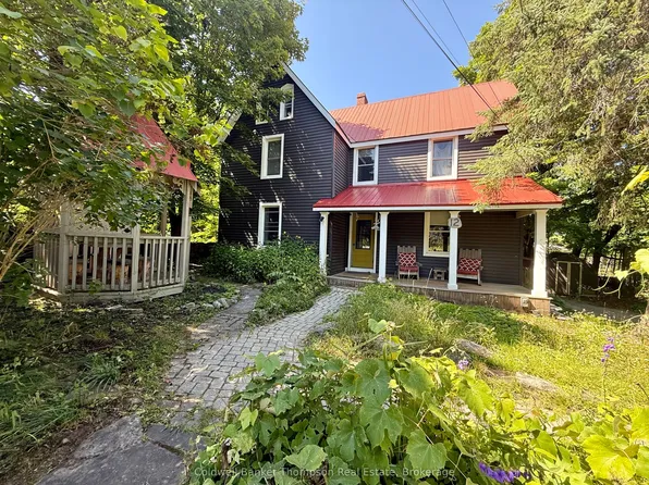 12 Lansdowne St W, Huntsville, ON P1H 1W1