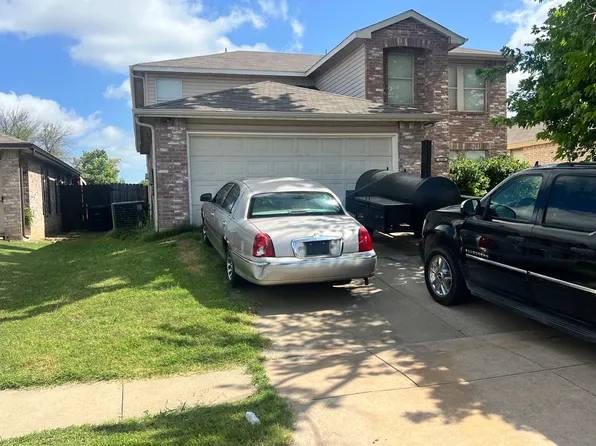 4320 Meadowknoll Dr, Fort Worth, TX 76123