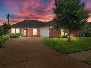 417 Park Meadows Dr, Crowley, TX 76036