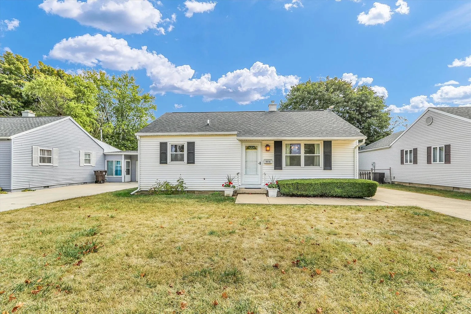 1016 Klein Ave photo 1