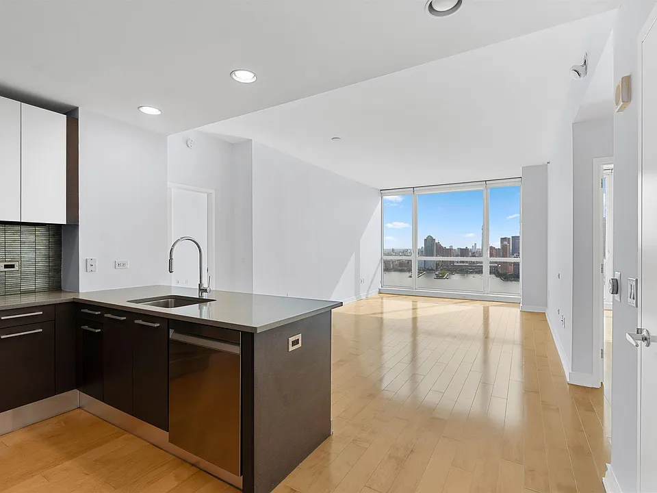 2 2nd St #Penthouse 4004