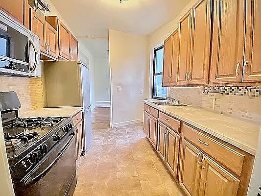 3rd image of 525 W 152nd St #53