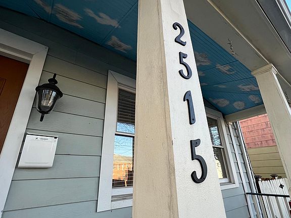 2nd image of 2515 E Clay St