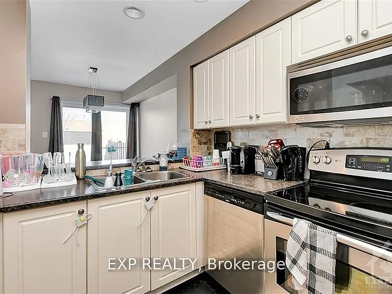 535 Salzburg Dr — Photo 14