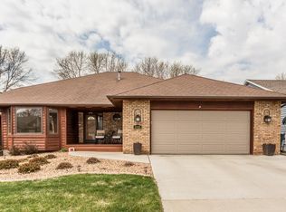 4905 E Blueridge Dr, Sioux Falls, SD 57110