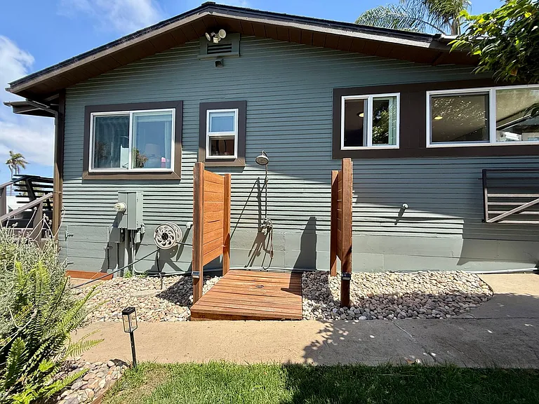 4415 Voltaire St — Photo 22