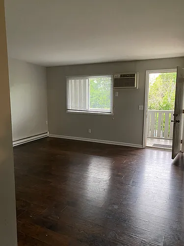 114 Harbor Dr #2B Photo 1