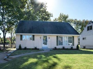 7124 Cheshire Ln, Saint Louis, MO