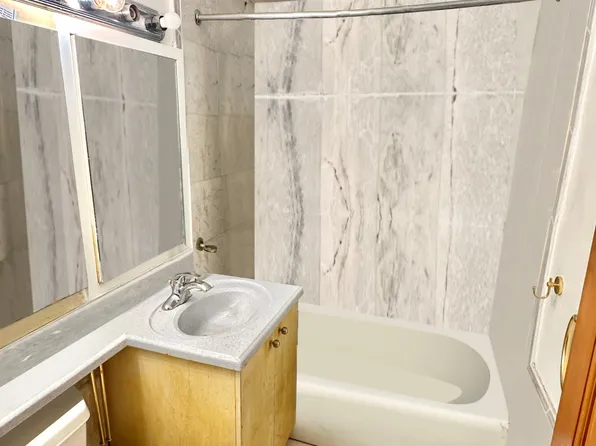 61-20 Grand Cent Parkway image 5 of 7