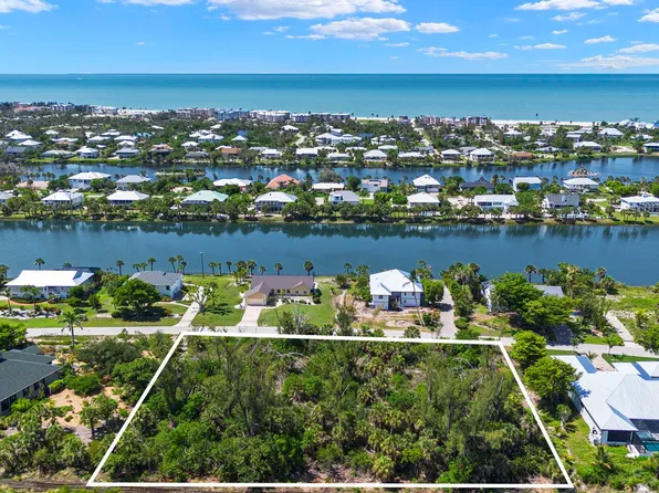554 Lake Murex Cir, Sanibel, FL 33957