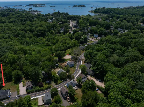 523 Leetes Island Rd, Branford, CT 06405
