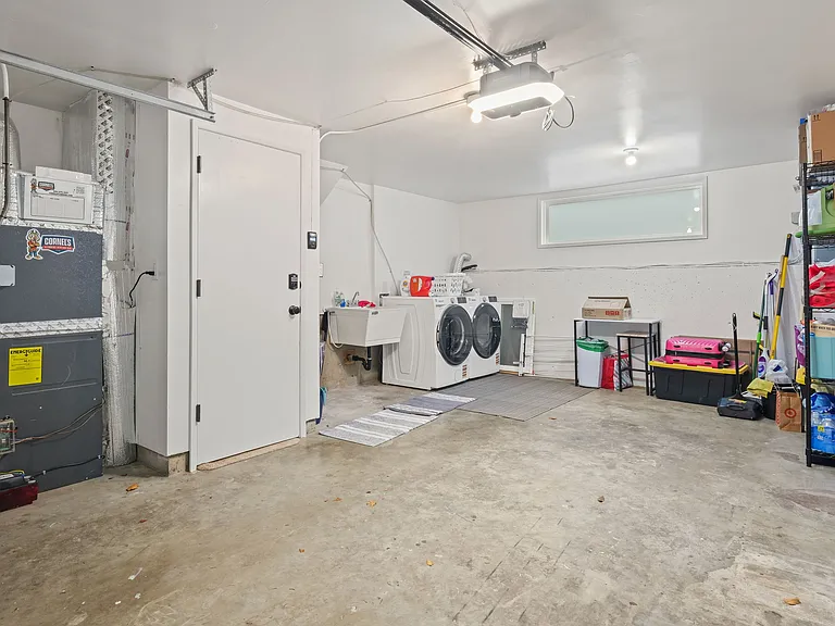 427 NE 84th Ave — Photo 15