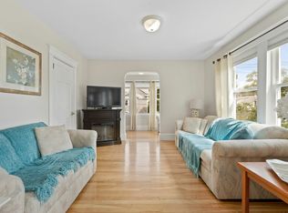 10 Newcastle Rd UNIT 2, Peabody, MA 01960