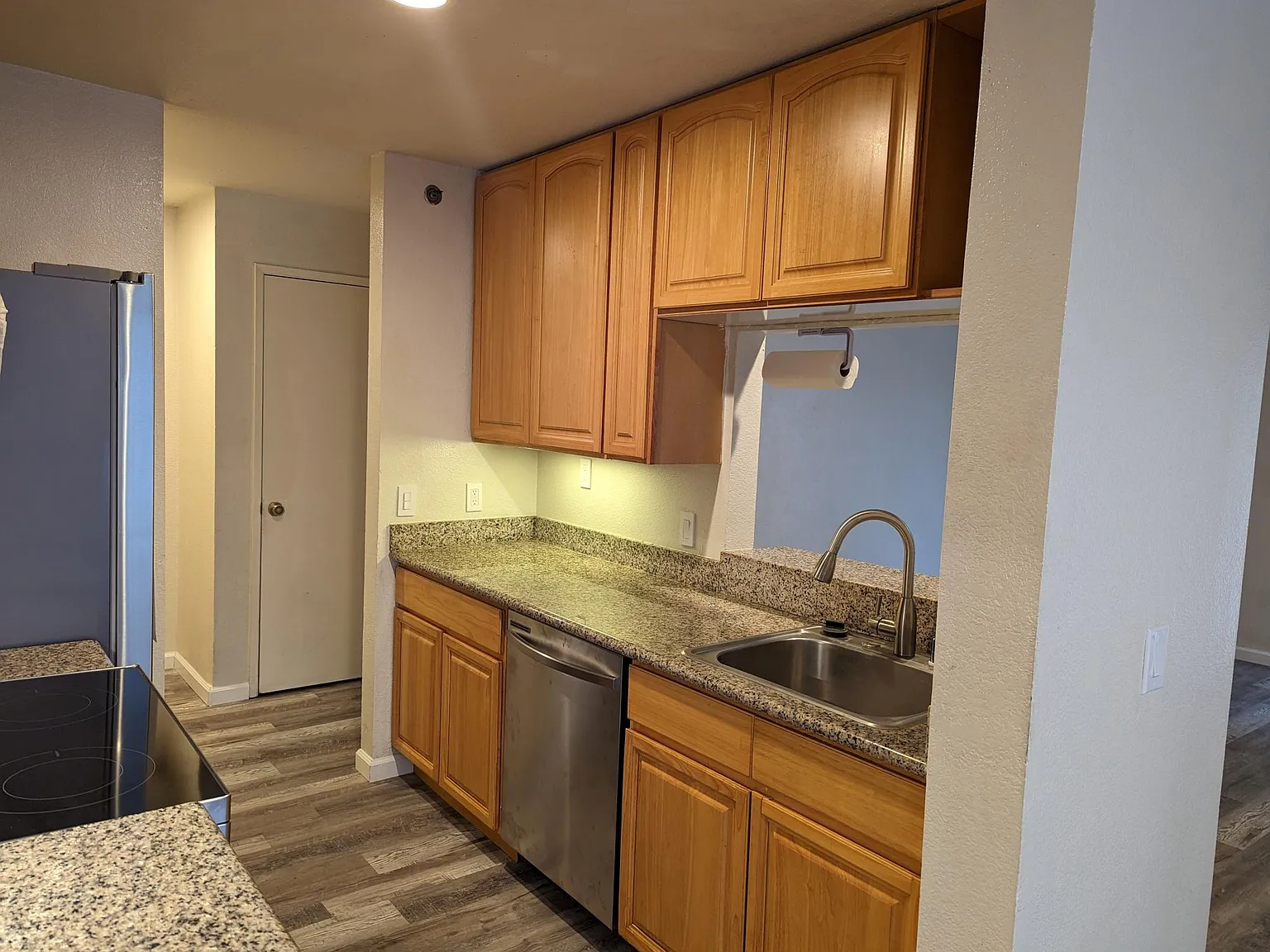 3 bed, 1200 sqft, $3,200 — Photo 4