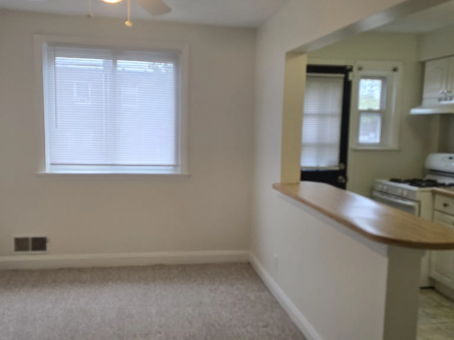 4 bed, 1024 sqft, $2,500 — Photo 4