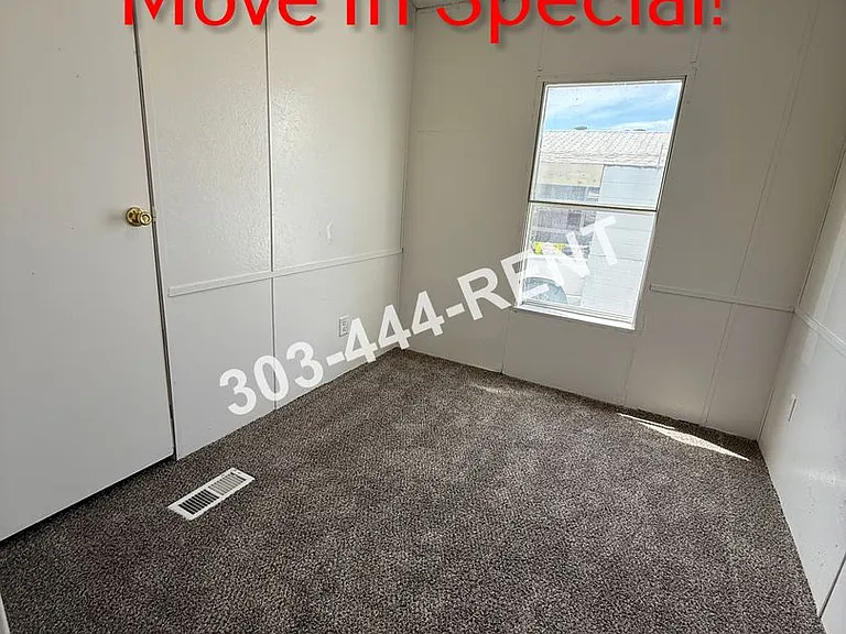 8525 Garfield Ct — Photo 10