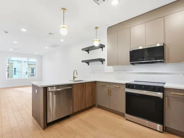 35 Orchard Street image 1 of 18