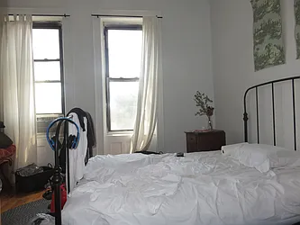 Rented by Rennit Inc.