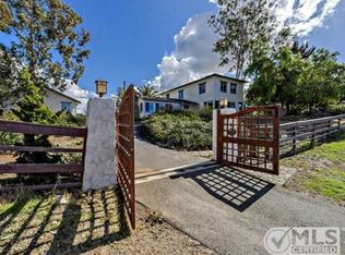1448 Vale Terrace Dr, Vista, CA 92084