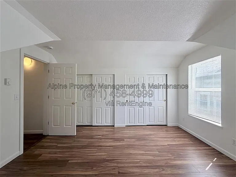 5238 NE 14th Pl — Photo 18