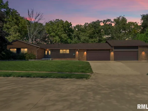 1517 18th Ave, Silvis, IL 61282