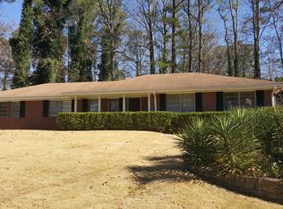 3066 Dogwood Dr, East Pt, GA 30344