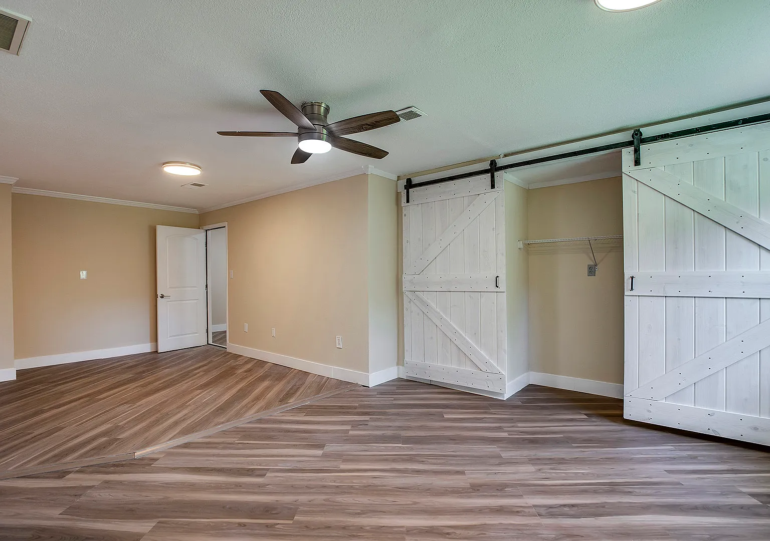 310 Dilegwa Way - 1 — Photo 2