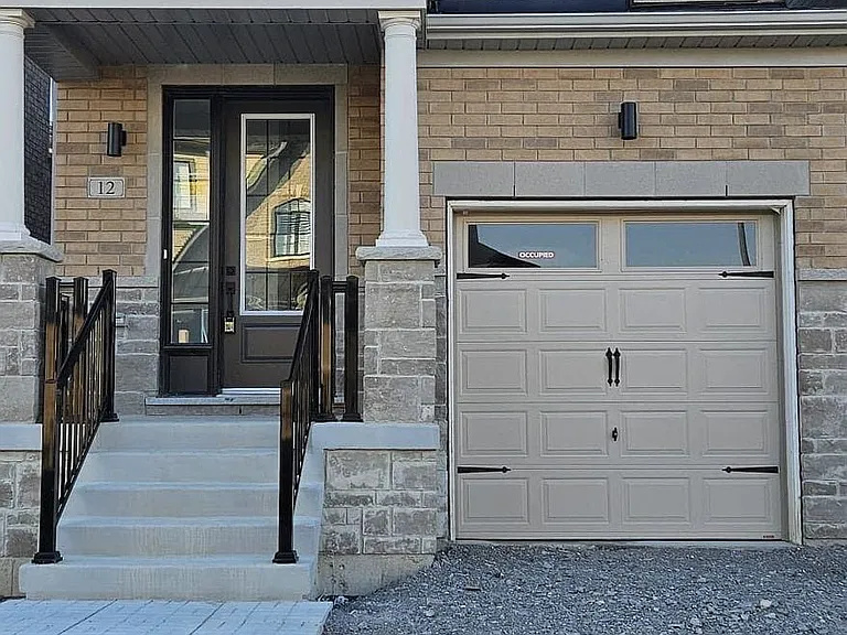 12 Deer Ridge Cres — Photo 1