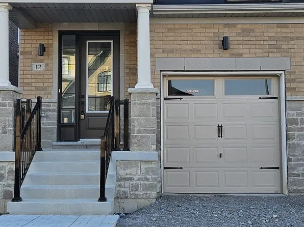 12 Deer Ridge Cres, Whitby, ON L1P 0P3
