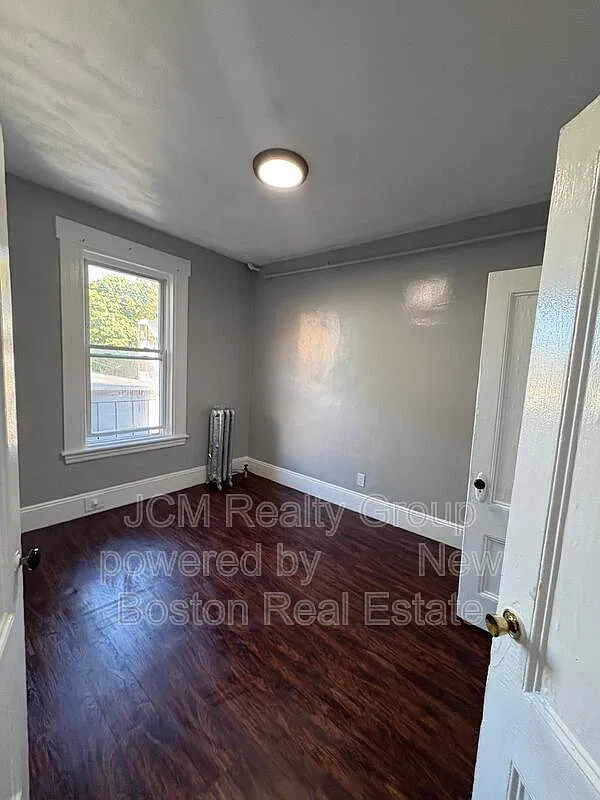 2 bed, 1.0 bath, 999 sqft, $2,200 — Photo 3