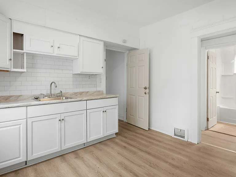 10413 Mount Auburn Ave #A — Photo 4