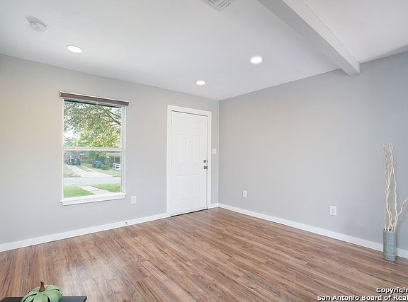 4th image of 154 Birchwood Dr