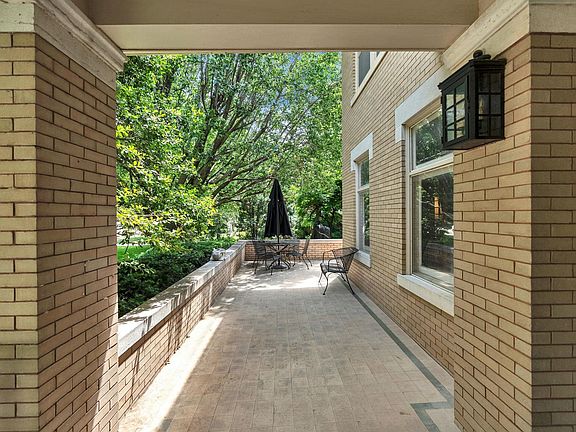 4th image of 345 N Belmont Ave