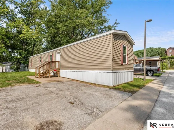4420 N 127th Plz #26, Omaha, NE 68164