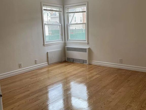 5th image of 3649 204th St #1