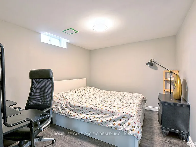 48 Havagal Cres — Photo 35