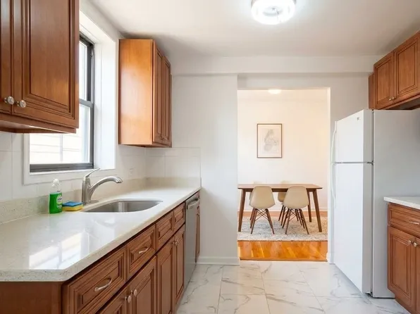 2475 East 11th Street image 1 of 15