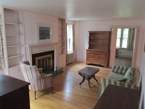 Living Room with fireplace