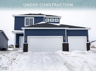 201 Lionheart Dr, Horace, ND