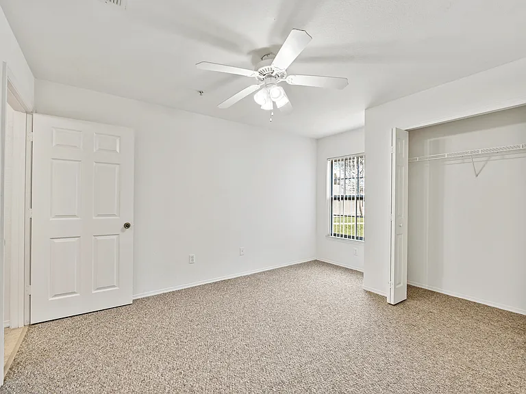 Cambridge Cove and Kathleen Pointe Apartment Homes — Photo 36