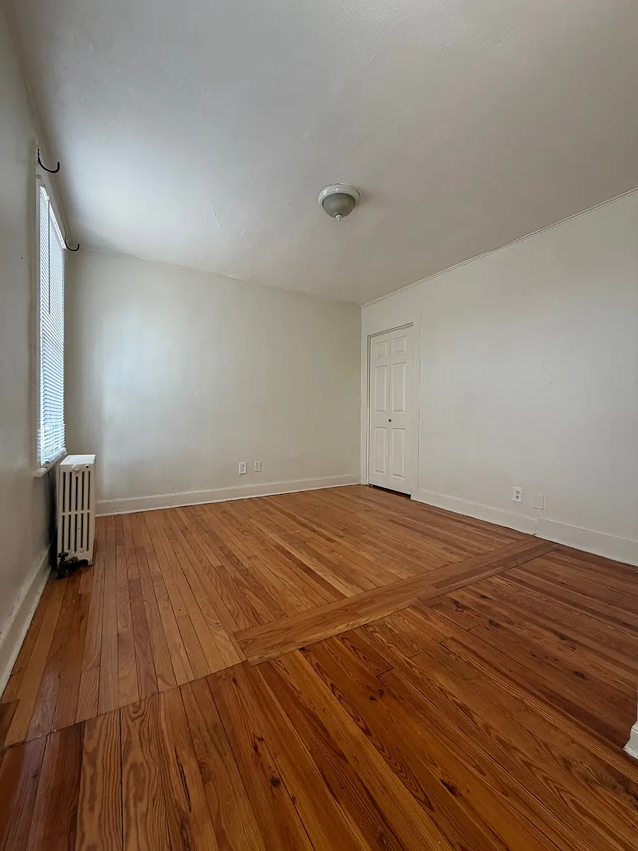 Building Photo - S Eckar St