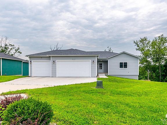 3rd image of 312 Snyder Dr